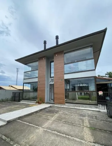 Apartamento com 3 dormitórios à venda, 73 m² por R$ 530.000,00 - Praia Do Meio (Ens Brito)