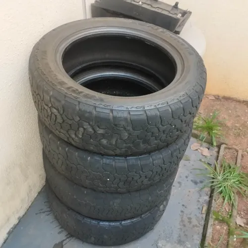 Pneu XBri Brutus aro 18 226/60r18