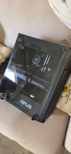 Gabinete RGB Gamer Pichau Apus Mid-Tower com 3 Fans dianteiras RGB(Apenas Gabinete)