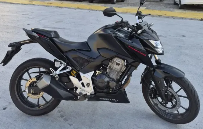 HONDA CB 300F TWISTER CBS Naked