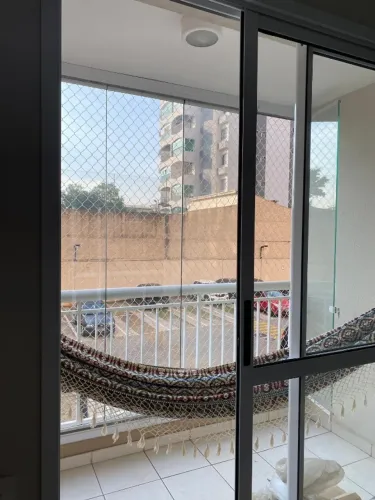 Aluga se apartamento sem imobiliado 03 dormitorios.