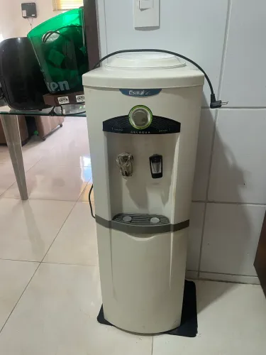 Bebedouro de Água Esmaltec de Coluna