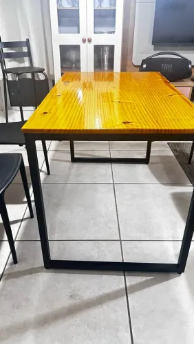 Mesa retangular - Madeira e metalon