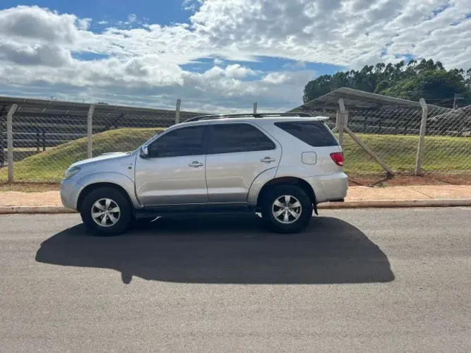 Toyota Hilux SW4 SRV D4-d 4X4 3.0 TDI Dies. AUT 2006