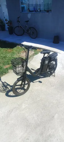 Bicicleta elétrica em ótimo estado.