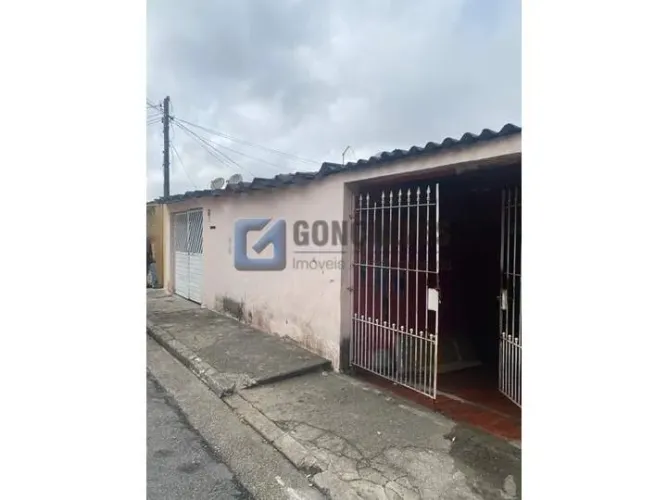 Sobrado subdividida em 05 casas no terreno a venda no Bairro Ferrazopolis em São Bernardo
