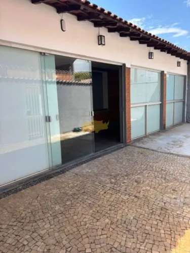 Casa com 4 dormitórios para alugar, 294 m² por R$ 5.112,46/mês - Cidade Jardim - Rio Claro