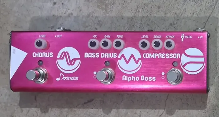 Pedal Multi-efeitos P/ Baixo Donner Alpha Bass C/ Saída XLR