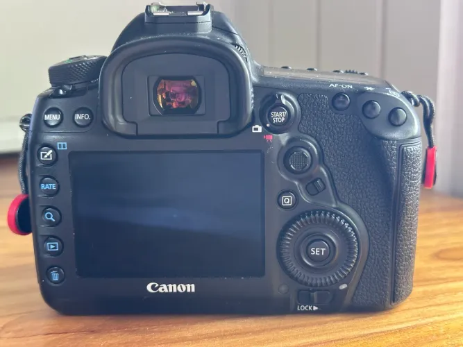 Canon 5D Mark IV