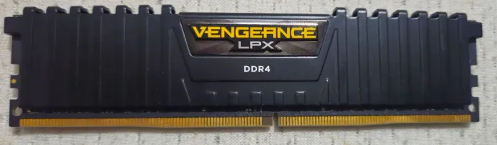 Memória 8gb DDR 4 (2400MHz)