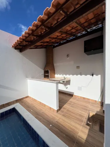 Casa em condomínio Jauá. 