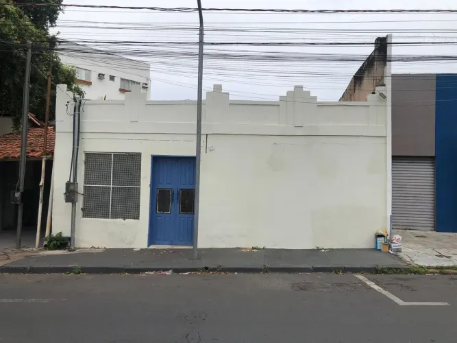 Locação casa comercial/residencial - R$ 1.800,00 - 4 salas -  Duque de Caxias - Cuiabá - M