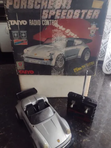 carrinho de controle remoto Porsche 911 Speedster - Taiyo