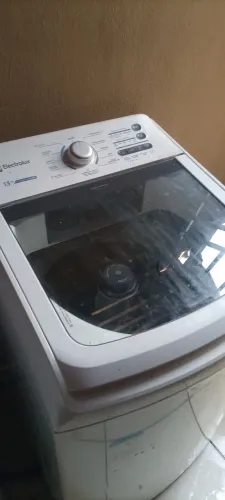 Lavadora Máquina de lavar Eletrolux tanque de inox único dono, com pouca marca de uso