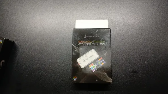 Controladora Rise Mode Soud ARGB, 6 pinos com controle, nova lacrada na caixa.