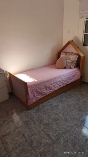 CAMA DE MADEIRA PINUS + CAMA AUXILIAR - MODELO CASINHA