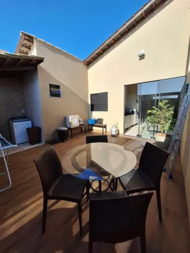 Vendendo casa aqui no Quintas, em Nova Lima