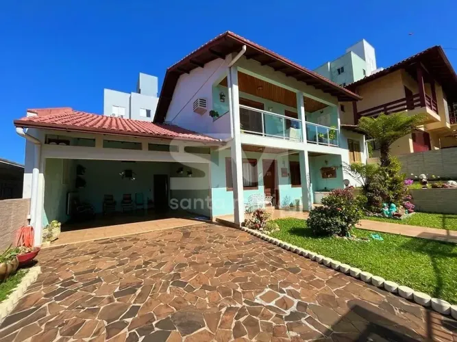 Casa à venda 4 Quartos, 1 Suite, 2 Vagas, 382M², Centro, Chapecó - SC
