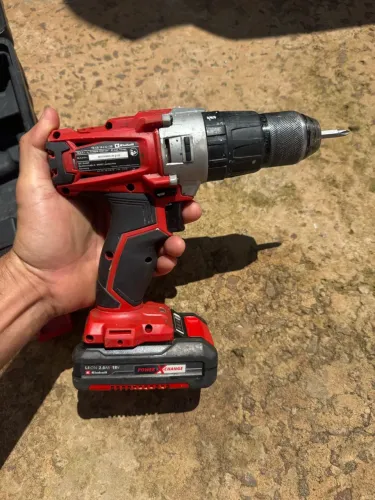 Parafusadeira profissional com duas baterias