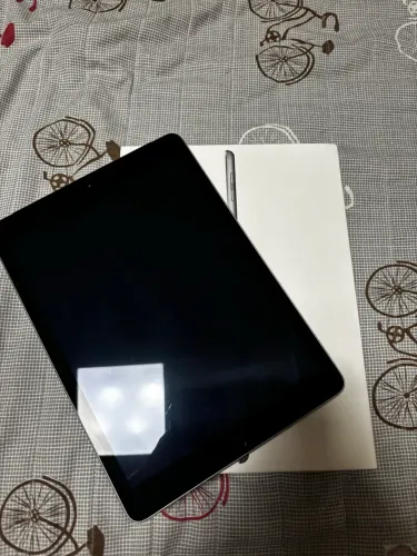 Apple iPad 5 Geração Wi-Fi + 4G