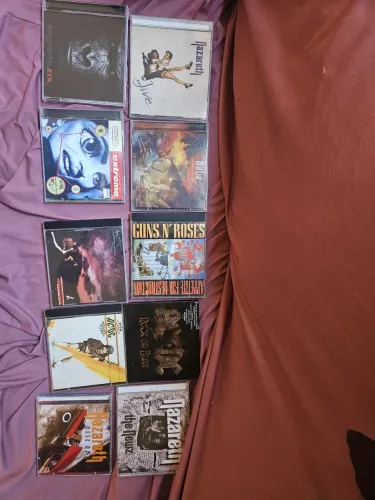 Cds de rock e metal, todos originais, 300$ os 10 cds