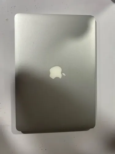 MacBook Air 13? Intel Core i5 - 4GB RAM - SSD