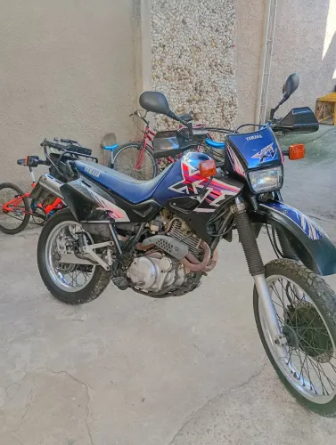Vendo moto XT600. Valor 15.000 