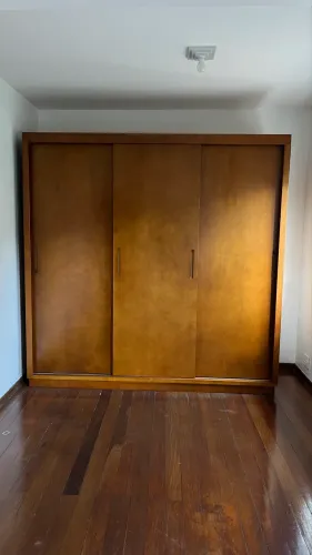 Guarda-Roupa Casal 3 Portas de Correr | 6 Gavetas | Excelente Estado