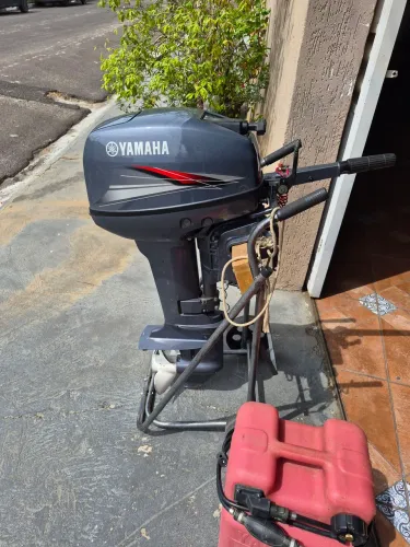 15 yamaha 2013 semi novo!!! Só agua doce!!!
