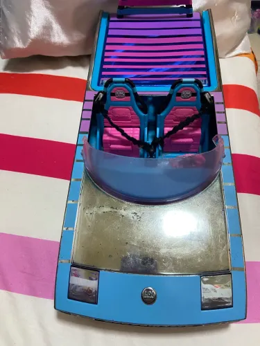 LOL Surprise Dance Machine Car com boneca exclusiva, piscina surpresa, pista de dança e