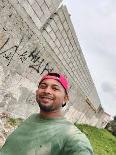 Pedreiro disponível
