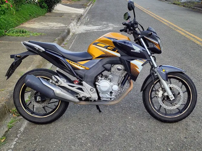 Honda CB Twist com ABS
