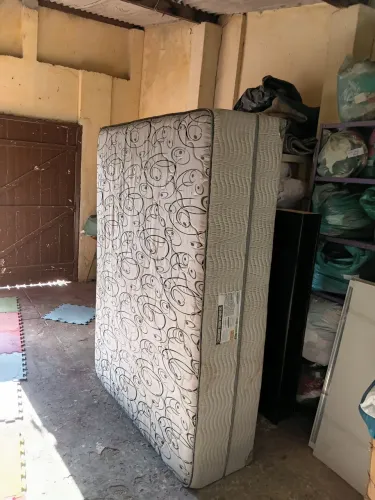Vende-se está cama de casal