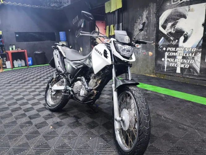 Crosser 2016 emplacada deve nada