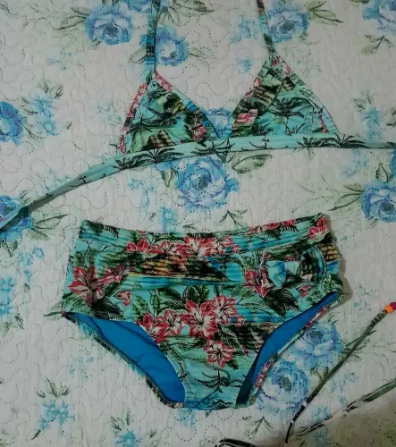 Roupa de praia infantil