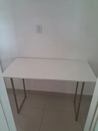Vendo mesas em metalon e mdf