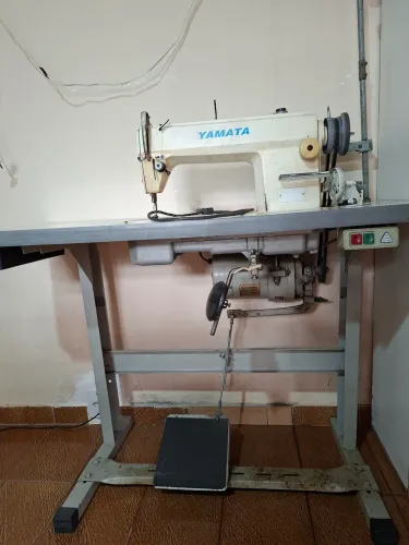 vendo maquina de costura reta individual Yamata