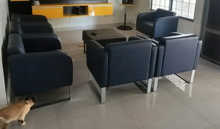 Conjunto poltronas com mesa de centro