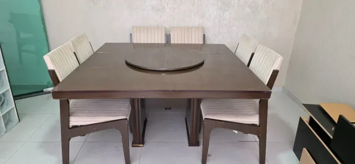 Mesa de jantar quadrada + 6 cadeiras
