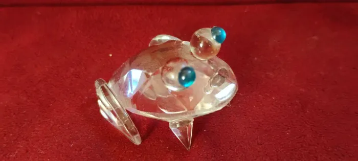 Miniatura de Sapo de Cristal Medindo 4,5 cm x 3,0 cm