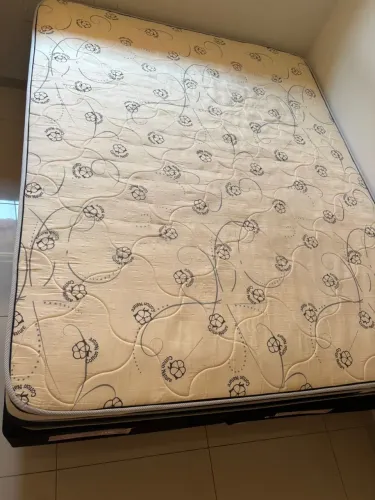 Cama queen size