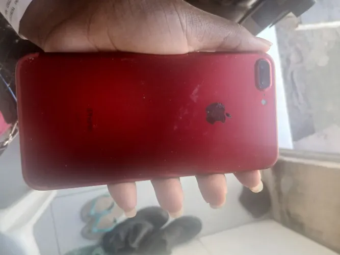 Vendo um iPhone 7 Plus