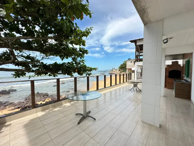 Casa para venda tem 200 metros quadrados com 7 quartos em Parati - Anchieta - ES