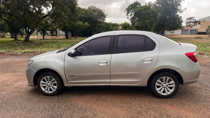 Renault Logan Expression Hi-flex 1.6 8V 4P 2015