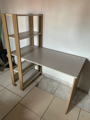 VENDO ESCRIVANINHA/PENTEADEIRA