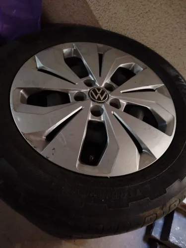 Rodas Aro 16 com Pneus 205/60. VW