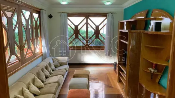 Imóvel para venda tem 600 metros quadrados com 5 quartos em Parque do Imbui - Teresópolis