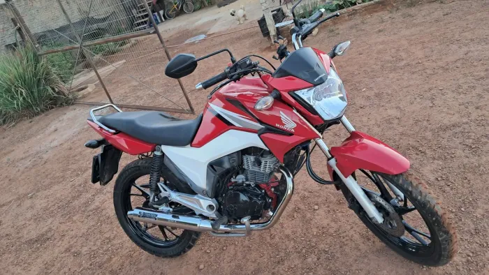 Titan 150 2015 em dias único dono