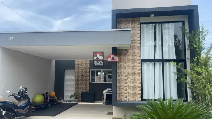 Maravilhosa Casa à Venda no Condomínio Vila Romana - Pindamonhangaba/SP