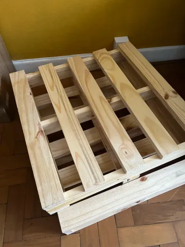 Palets novos de pinus